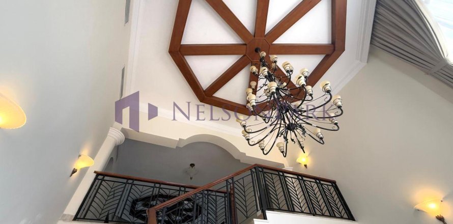 Villa de 5 chambres à Doha, Qatar No. 57728