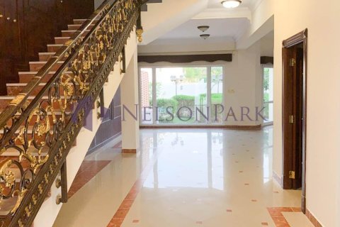 3 bedrooms Villa in Doha, Qatar No. 57729 4