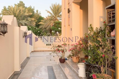 3 bedrooms Villa in Doha, Qatar No. 57729 2
