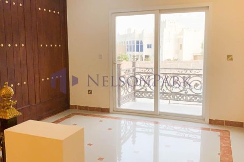3 bedrooms Villa in Doha, Qatar No. 57729 5