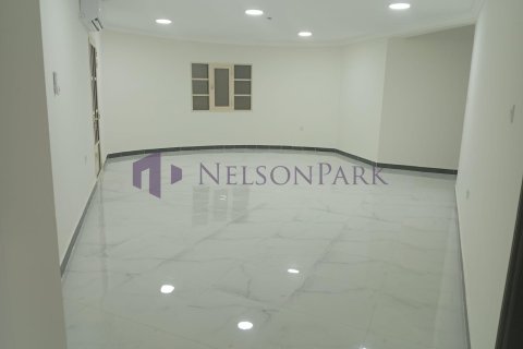 3 bedrooms Apartment in Doha, Qatar No. 60990 7