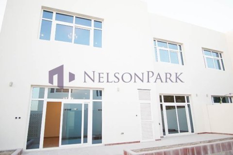 3 bedrooms Villa in Doha, Qatar No. 60915 14
