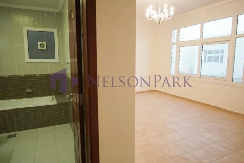 3 bedrooms Villa in Doha, Qatar No. 60915 8