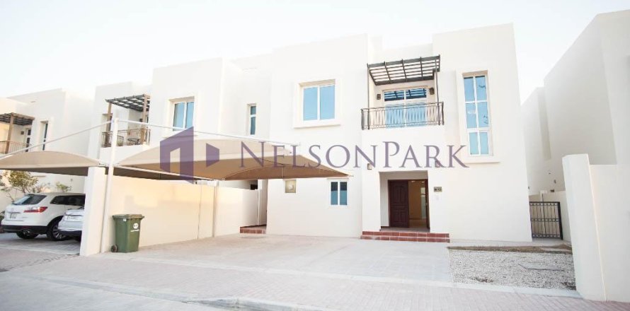 3 bedrooms Villa in Doha, Qatar No. 60915
