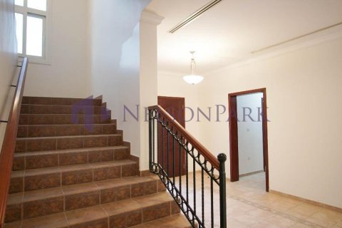 3 bedrooms Villa in Doha, Qatar No. 60915 7