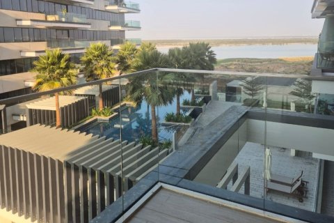 Apartment de 2 dormitorios en  Yas Island, UAE No. 79185 3