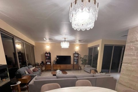 4 bedrooms Commercial property in Al Raha Gardens, UAE No. 79204 10