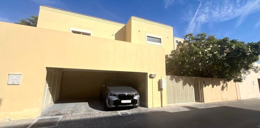 4 bedrooms Commercial property in Al Raha Gardens, UAE No. 79204