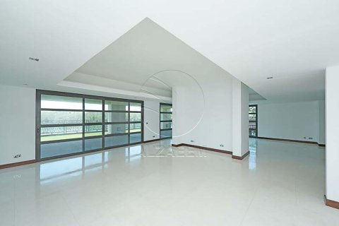 4 bedrooms Villa in Al Gurm, UAE No. 89954 10