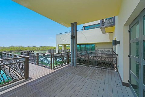 4 bedrooms Villa in Al Gurm, UAE No. 89954 16