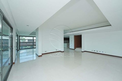 4 bedrooms Villa in Al Gurm, UAE No. 89954 9
