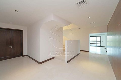 4 bedrooms Villa in Al Gurm, UAE No. 89954 12