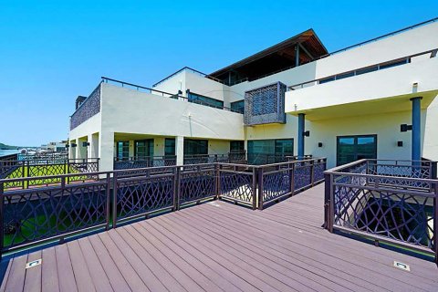 4 bedrooms Villa in Al Gurm, UAE No. 89954 13