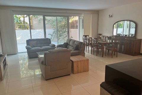Villa de 4 dormitorios en Amwaj Islands, Bahrain No. 99344 2