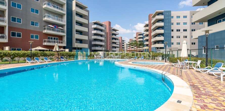 3 bedrooms Apartment in Al Reef, UAE No. 79699