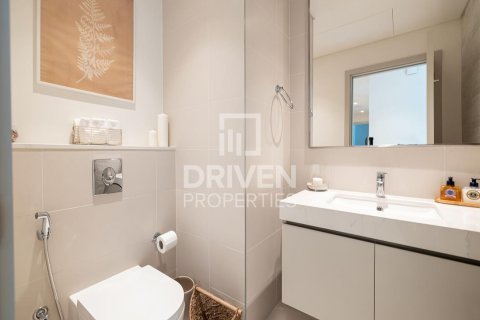 Appartement de 3 chambres à EMAAR Beachfront, UAE No. 84981 19