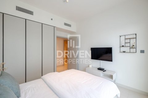 Appartement de 3 chambres à EMAAR Beachfront, UAE No. 84981 13