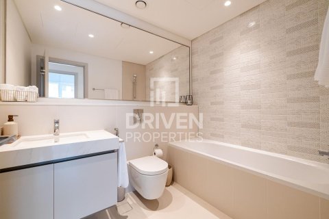 Appartement de 3 chambres à EMAAR Beachfront, UAE No. 84981 20