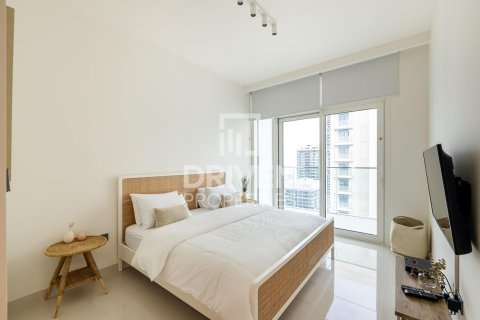Appartement de 3 chambres à EMAAR Beachfront, UAE No. 84981 16