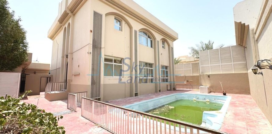 Villa de 4 chambres à Jumeirah, UAE No. 103572