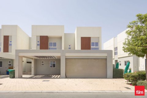 Villa de 4 chambres à Dubai, UAE No. 101354 1