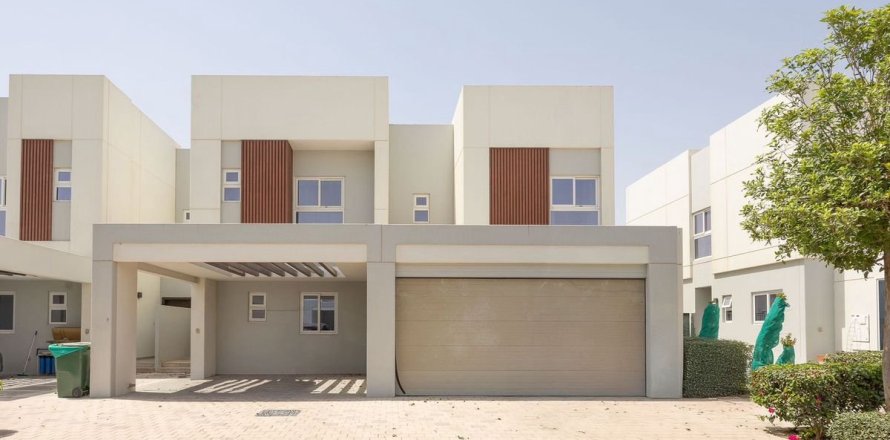 Villa de 4 chambres à Dubai, UAE No. 101354