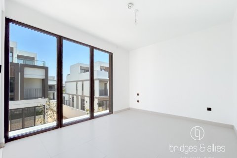 Villa de 4 dormitorios en Dubai, UAE No. 103607 9