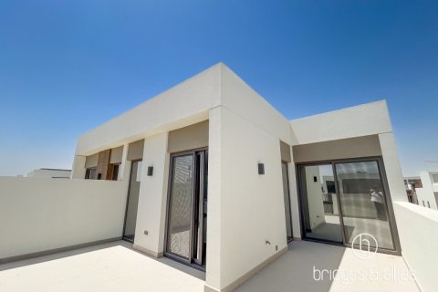 Villa de 4 dormitorios en Dubai, UAE No. 103607 6