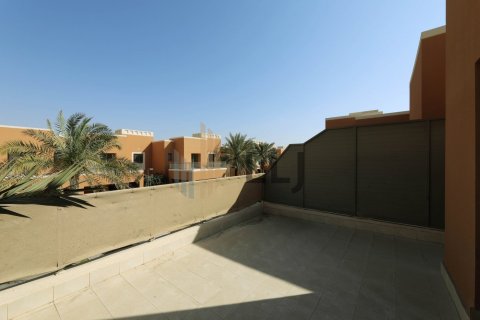 5 غرفة نوم  فيلا في Abu Dhabi Gate City, الإمارات العربية المتحدة رقم 86949 10
