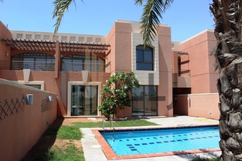 5 غرفة نوم  فيلا في Abu Dhabi Gate City, الإمارات العربية المتحدة رقم 86949 3