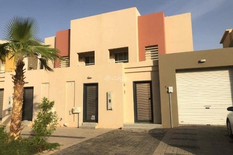3 bedrooms Villa in Riyadh, Saudi Arabia No. 69207 1