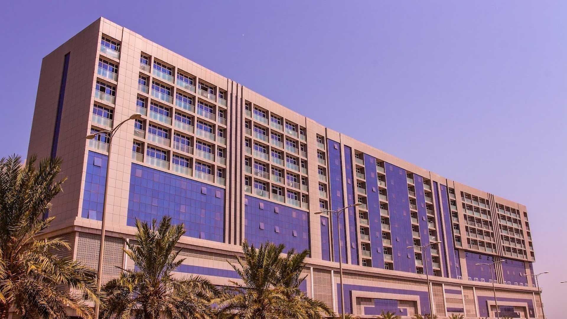 UNIESTATE LIVING BAY