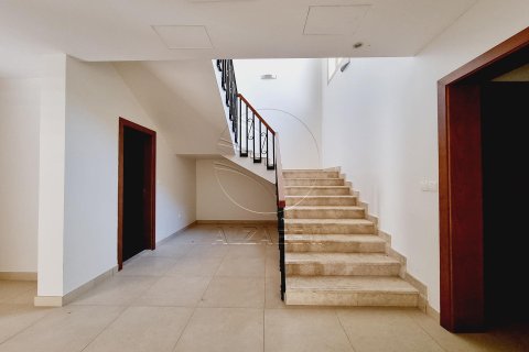 3 bedrooms Townhouse in Abu Dhabi, UAE No. 90337 17