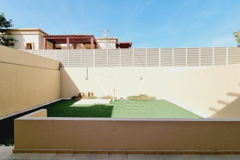 3 bedrooms Townhouse in Abu Dhabi, UAE No. 90337 22
