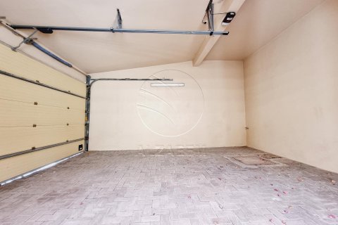 3 bedrooms Townhouse in Abu Dhabi, UAE No. 90337 4