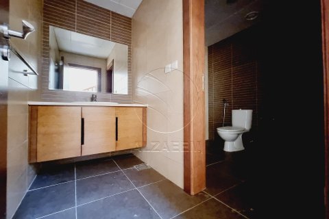 3 bedrooms Townhouse in Abu Dhabi, UAE No. 90337 18