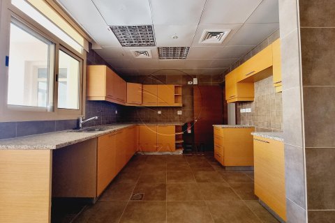 3 bedrooms Townhouse in Abu Dhabi, UAE No. 90337 20
