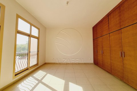 3 bedrooms Townhouse in Abu Dhabi, UAE No. 90337 15