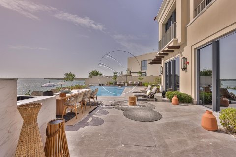 Villa de 5 dormitorios en Abu Dhabi, UAE No. 90334 2