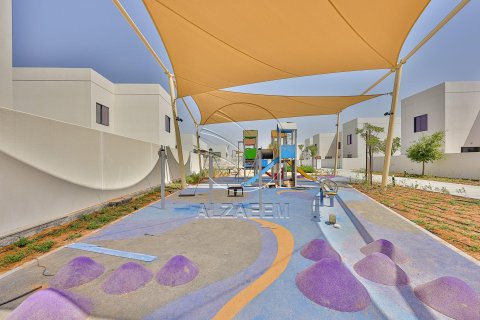 2 bedrooms Townhouse on the Yas Island, UAE No. 90322 3