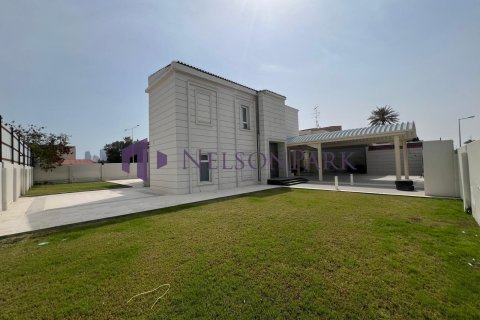 7 bedrooms Villa in Doha, Qatar No. 58124 1