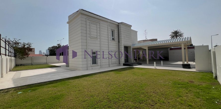 7 bedrooms Villa in Doha, Qatar No. 58124