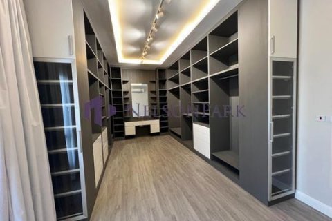 7 bedrooms Villa in Doha, Qatar No. 58124 12