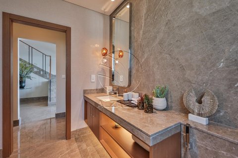 Villa de 5 dormitorios en Abu Dhabi, UAE No. 91032 26