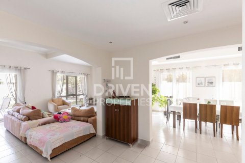 Villa de 4 chambres à Meadows, UAE No. 84354 21