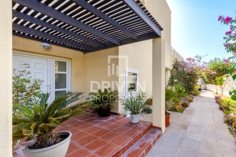 Villa de 4 chambres à Meadows, UAE No. 84354 17