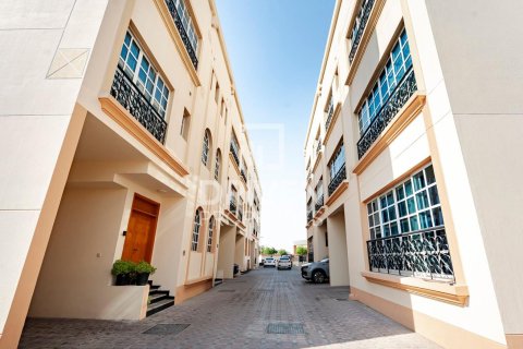4 bedrooms Villa in Mirdif, UAE No. 84357 11