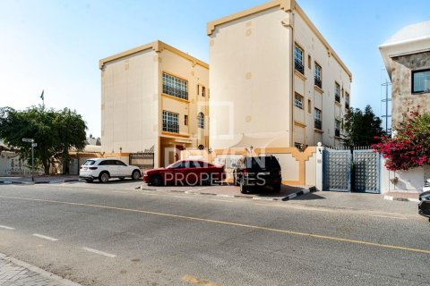 4 bedrooms Villa in Mirdif, UAE No. 84357 12