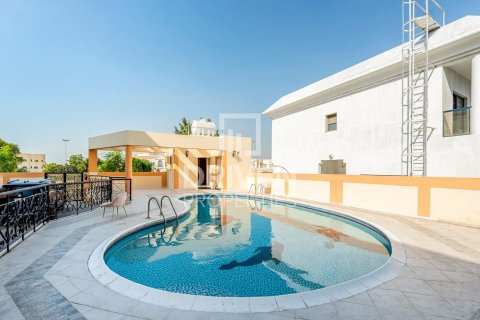 4 bedrooms Villa in Mirdif, UAE No. 84357 3