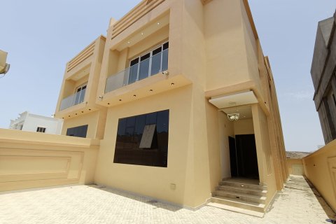 6 غرفة نوم  فيلا في مسقط , عُمان رقم 98590 2
